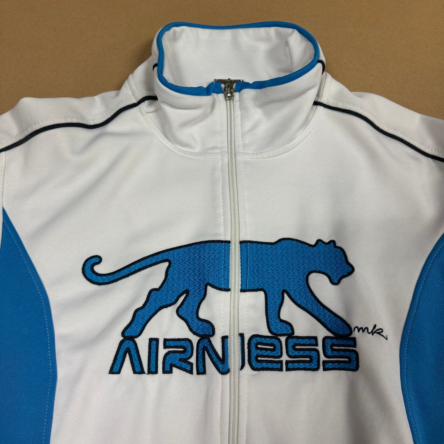 Airness track jacket – Close-up 1