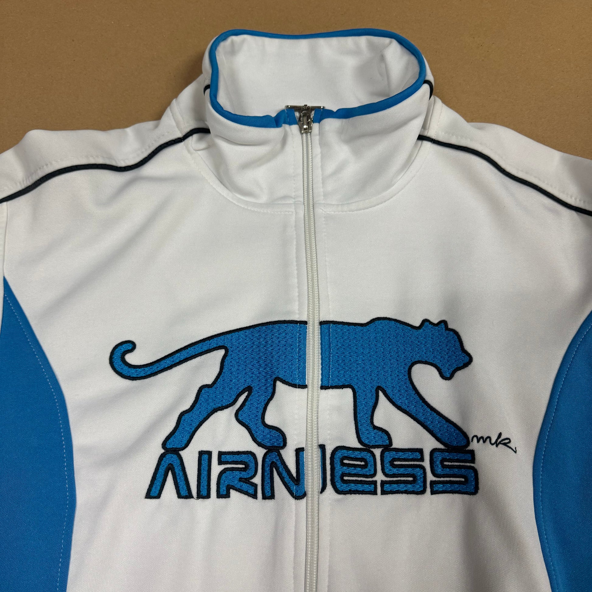 Airness track jacket – Close-up 1