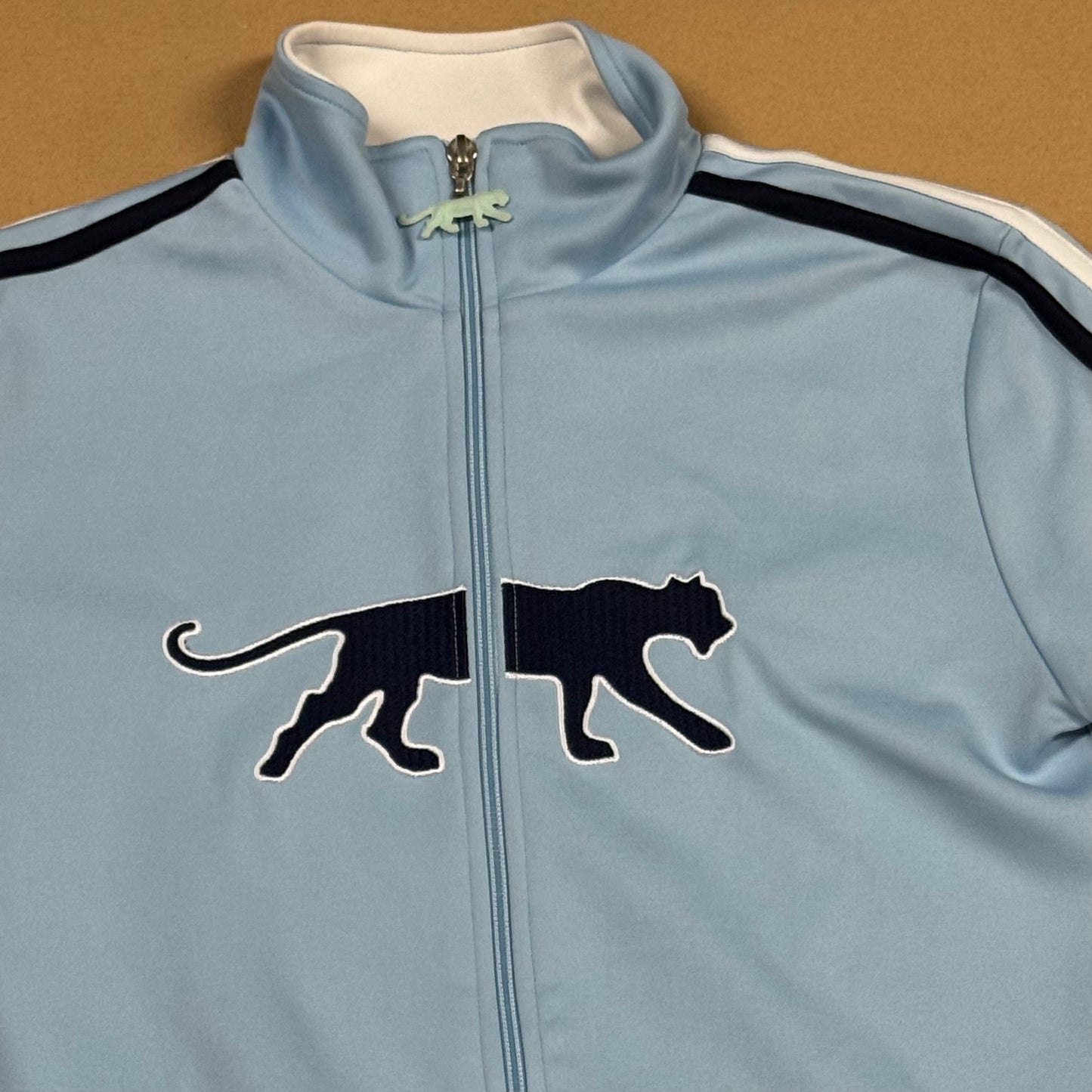 Airness track jacket skyblue – Close-up 1