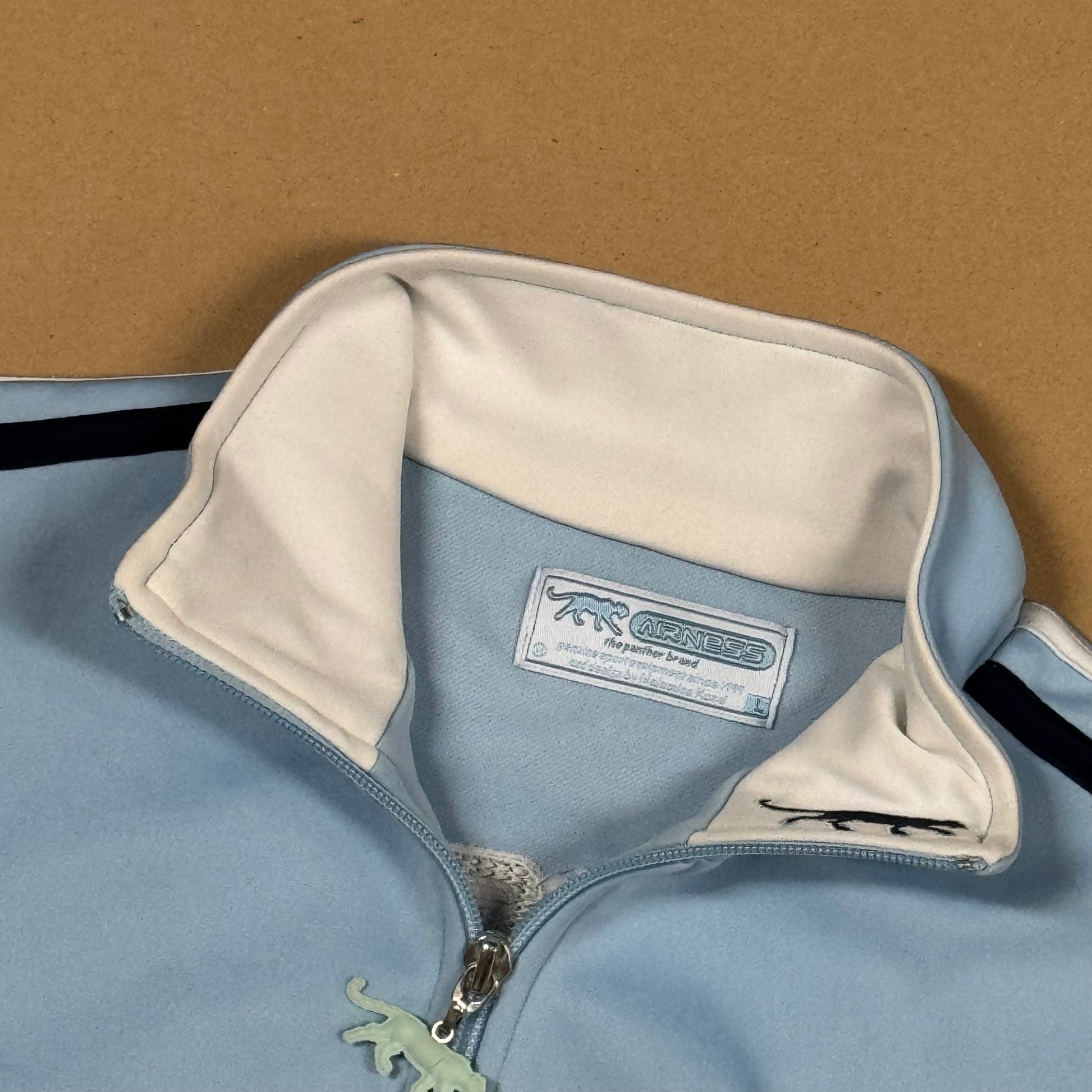 Airness track jacket skyblue – Close-up 3