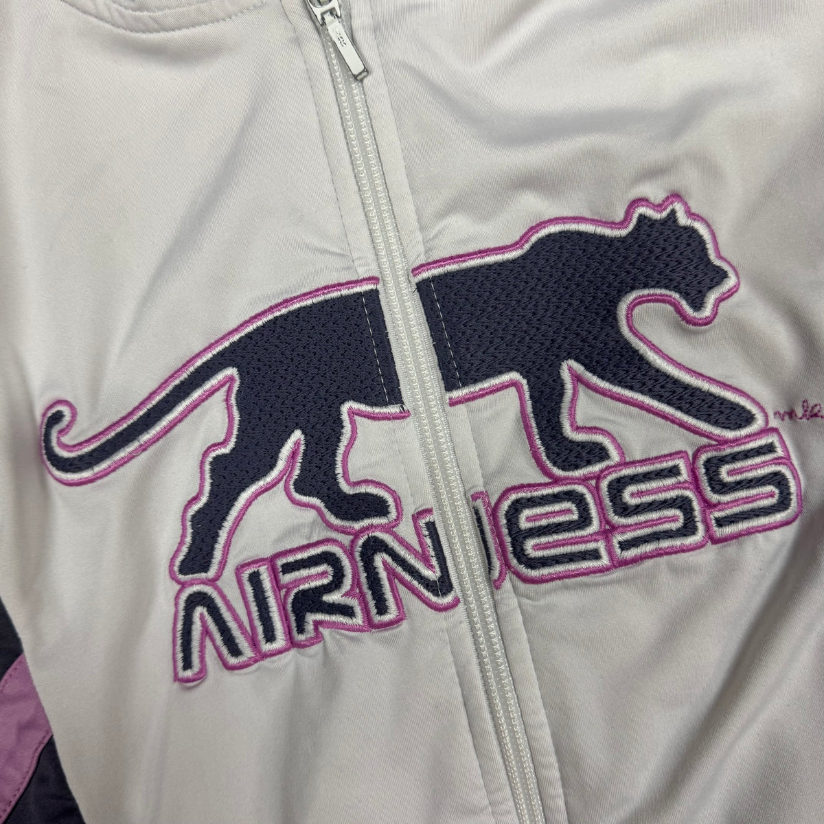 Airness vintage womens track jacket – Close-up 2