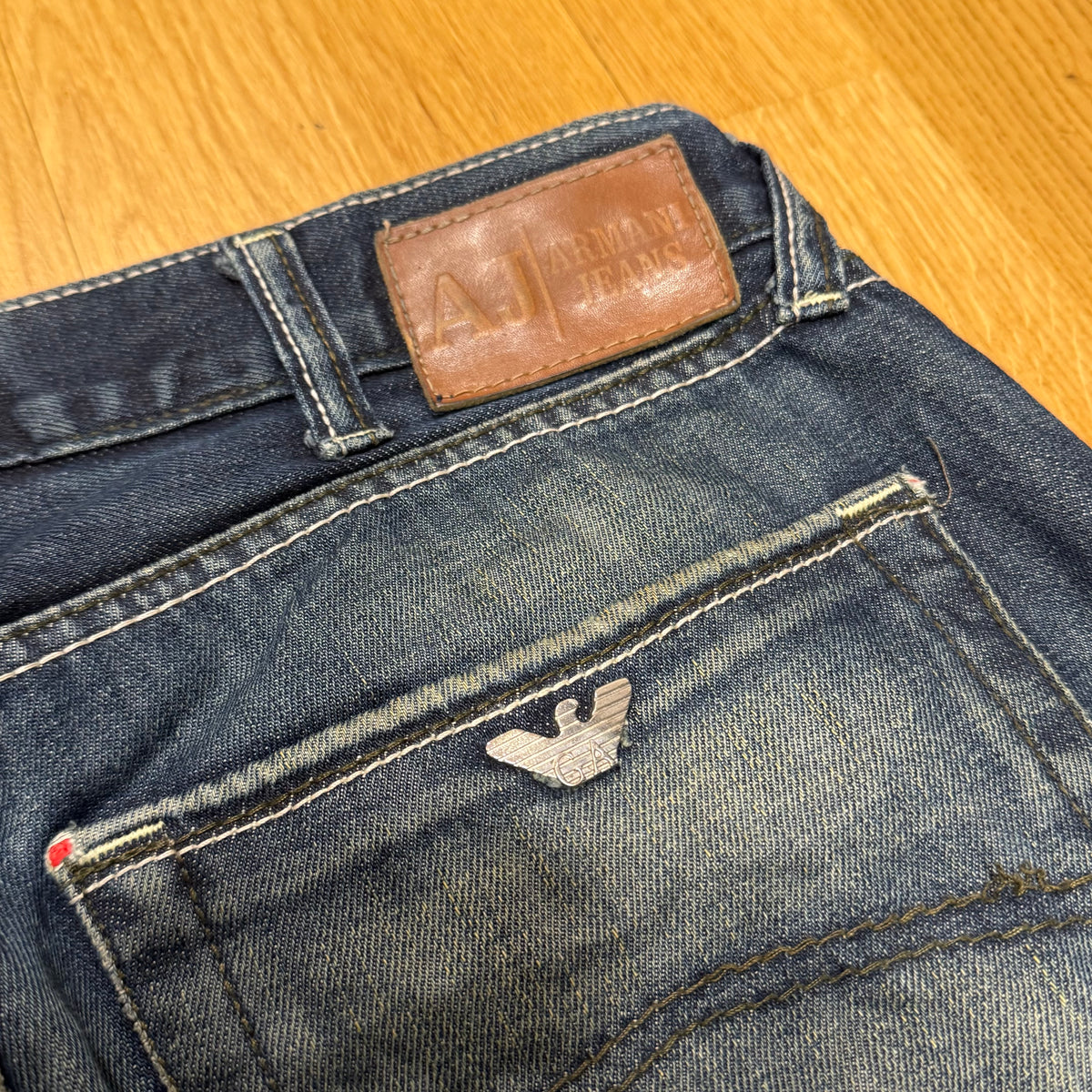 Armani Jeans baggy blue denim jeans – Close-up 2