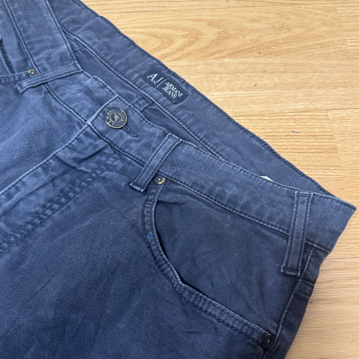 Armani Jeans black classic pants – Close-up 2