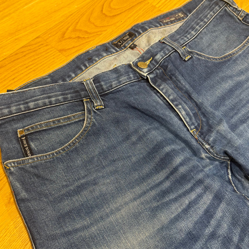 Detailansicht: Sourced limited accessories and clothes Armani Jeans classic denim GA – Logo, Nähte oder Material