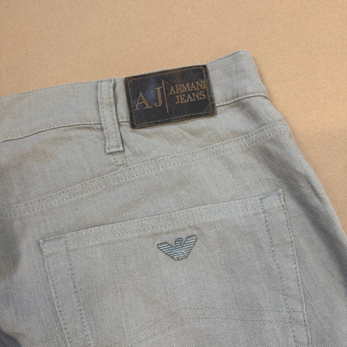 Armani Jeans loose chino pants – Close-up 2