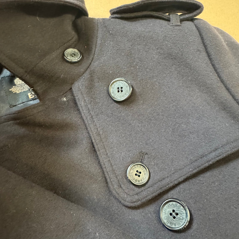 Detailansicht: Sourced limited accessories and clothes Barbour vintage trench coat – Logo, Nähte oder Material