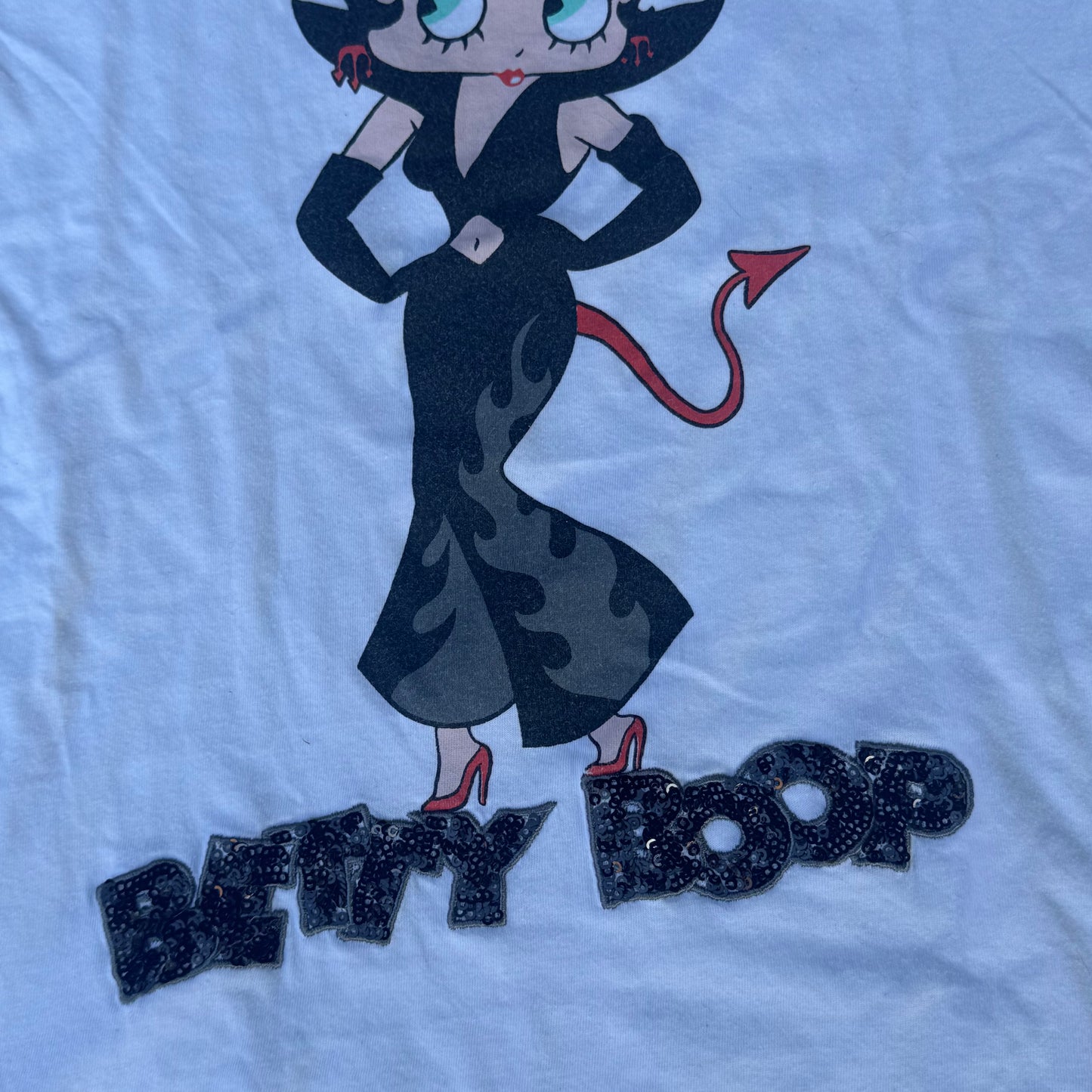 Betty Boop "devil" y2k white t-shirt – Close-up 1