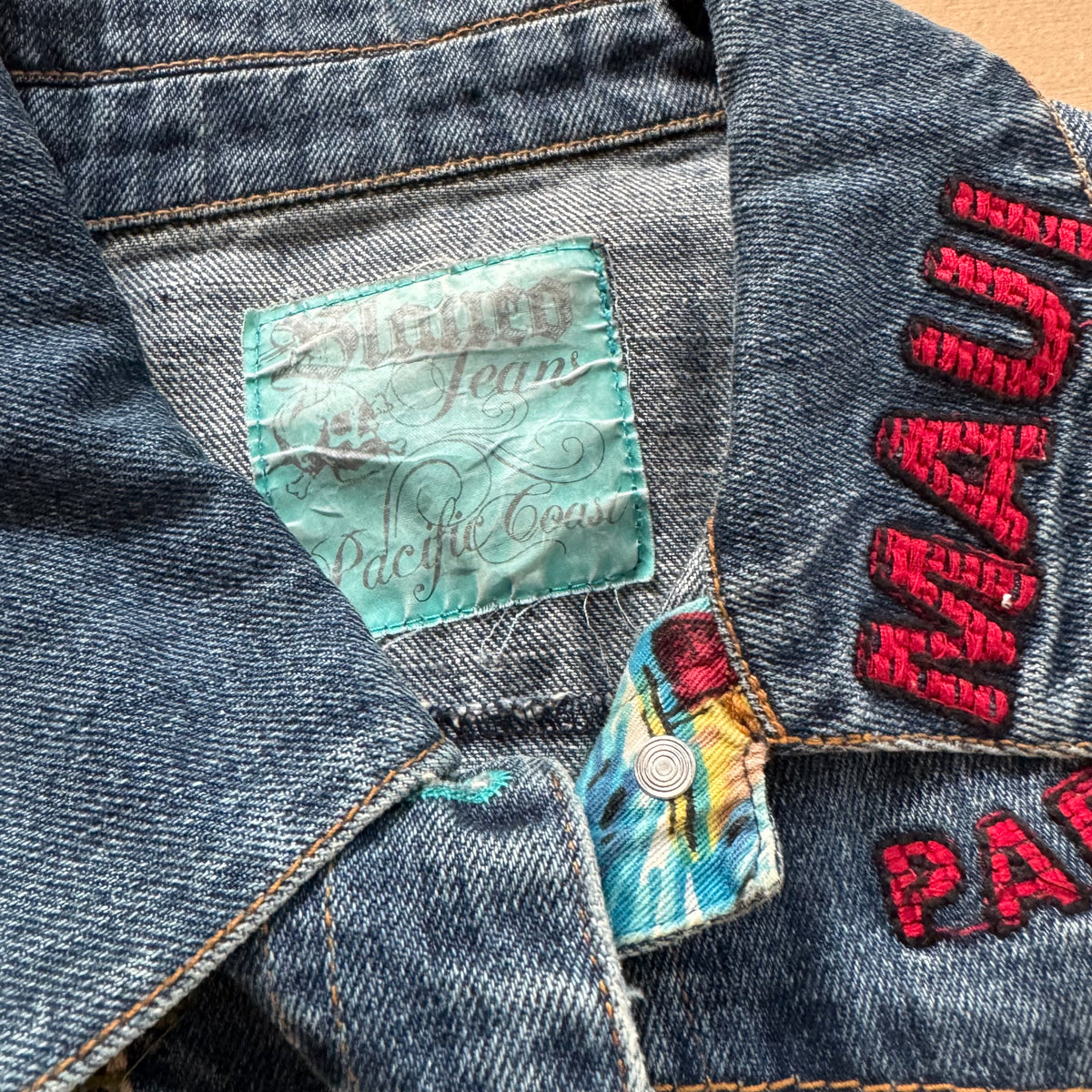 Blanco Jeans embroidered retro women’s denim jacket – Close-up 3
