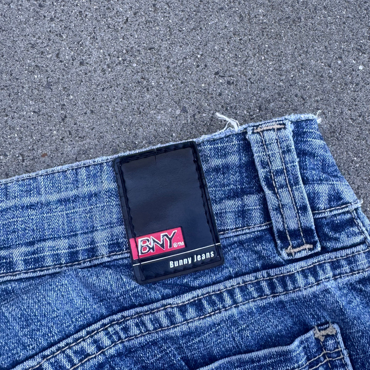 Bunny Jeans Y2K wide leg bootcut jeans – Close-up 4
