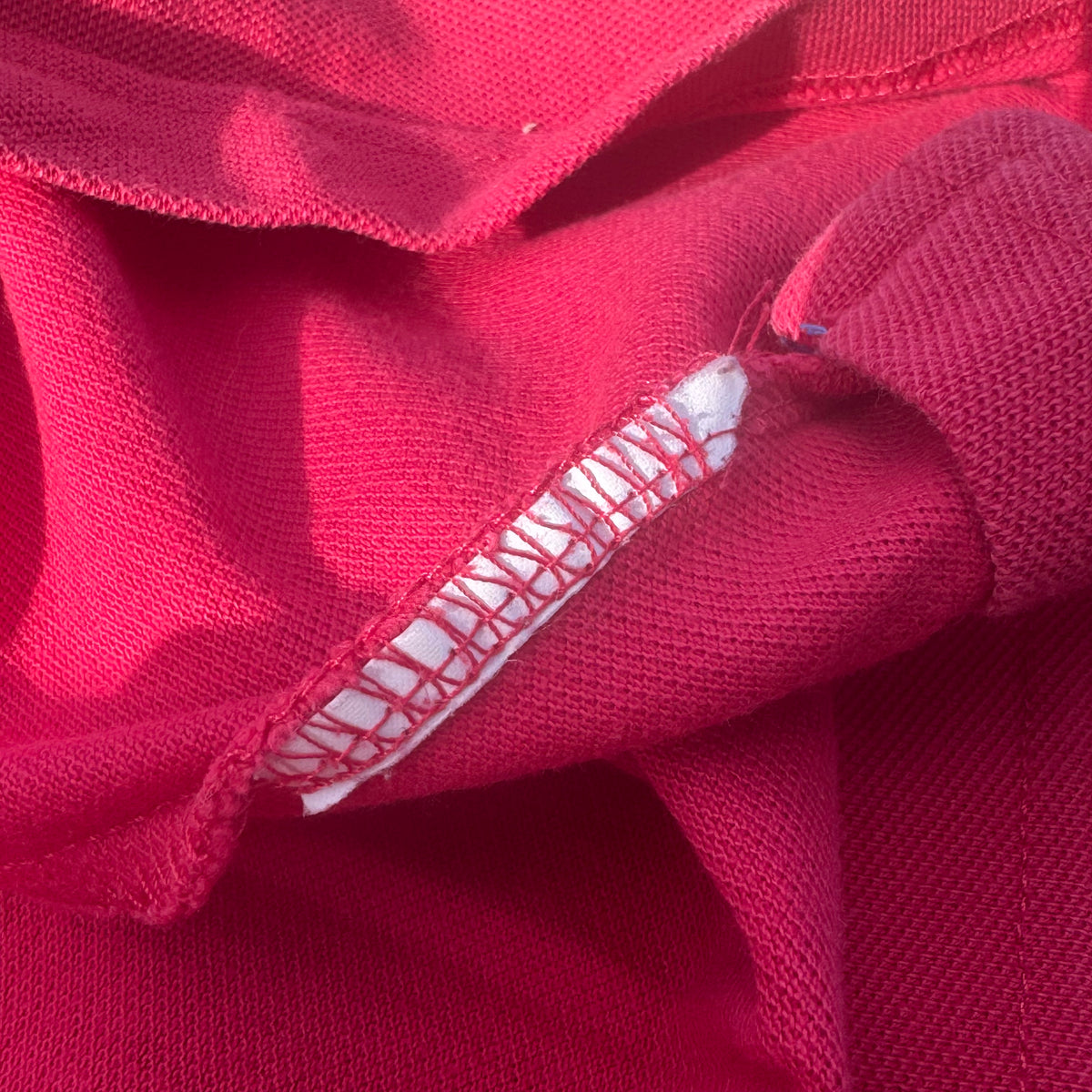 Burberry London blue logo vintage red poloshirt – Close-up 3