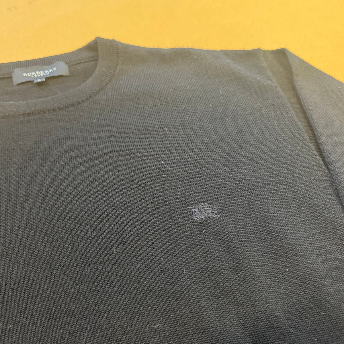 Burberry London dark blue merino wool sweater – Close-up 1