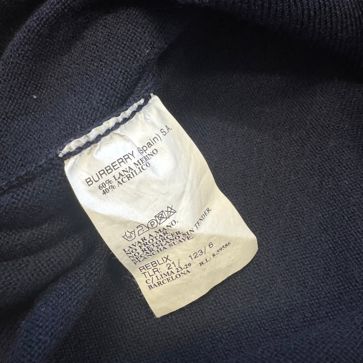 Burberry London dark blue merino wool sweater – Close-up 3