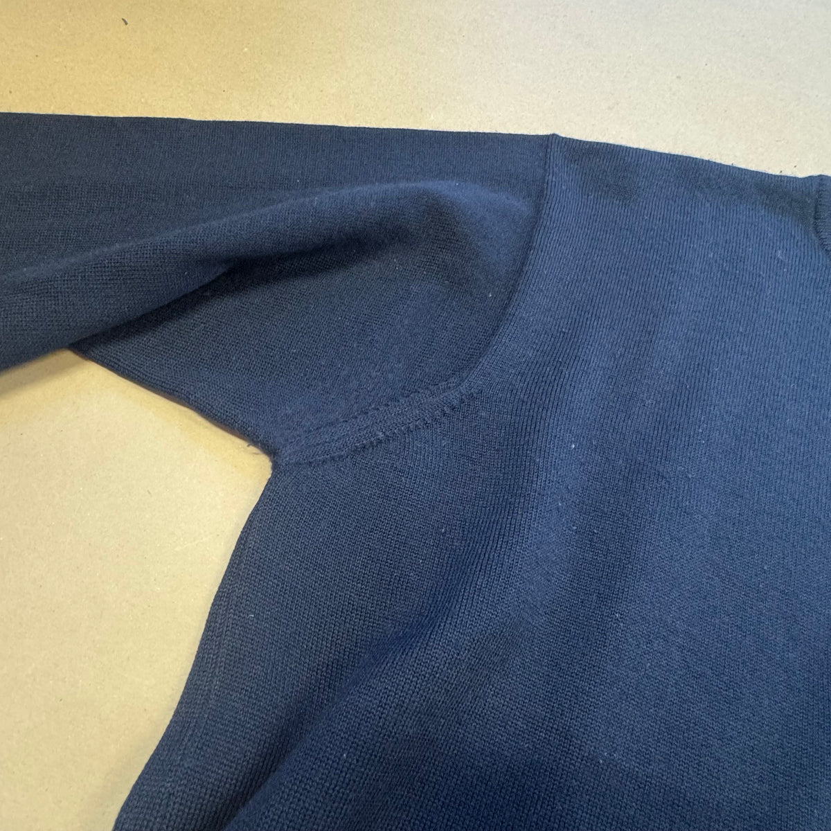 Burberry London dark blue merino wool sweater – Close-up 5