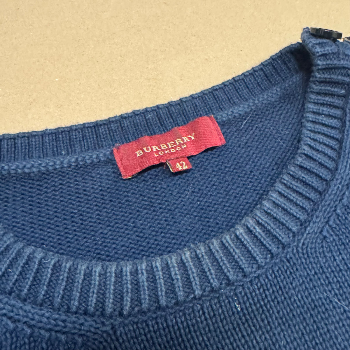 Burberry London knitted vintage sweatshirt – Close-up 2