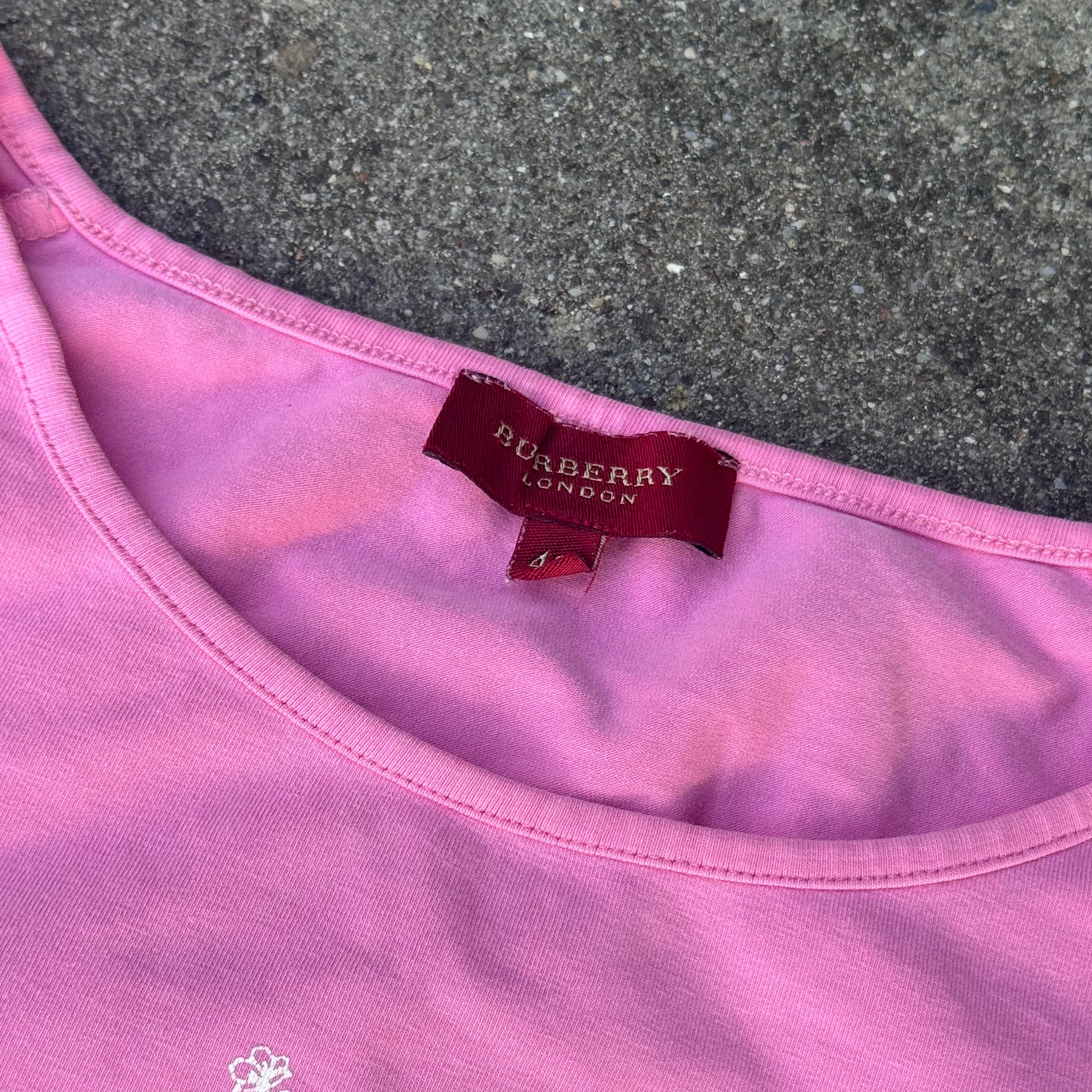 Burberry London pink graphic womens t-shirt – Close-up 2
