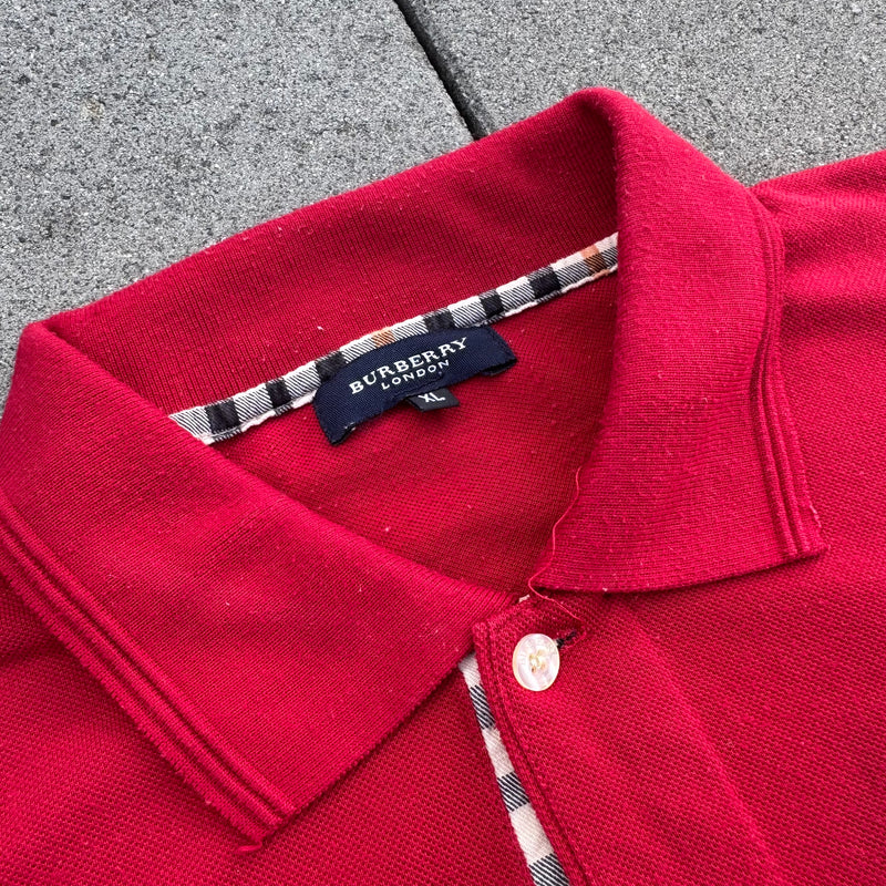 Detailansicht: Sourced limited accessories and clothes Burberry London red poloshirt – Logo, Nähte oder Material