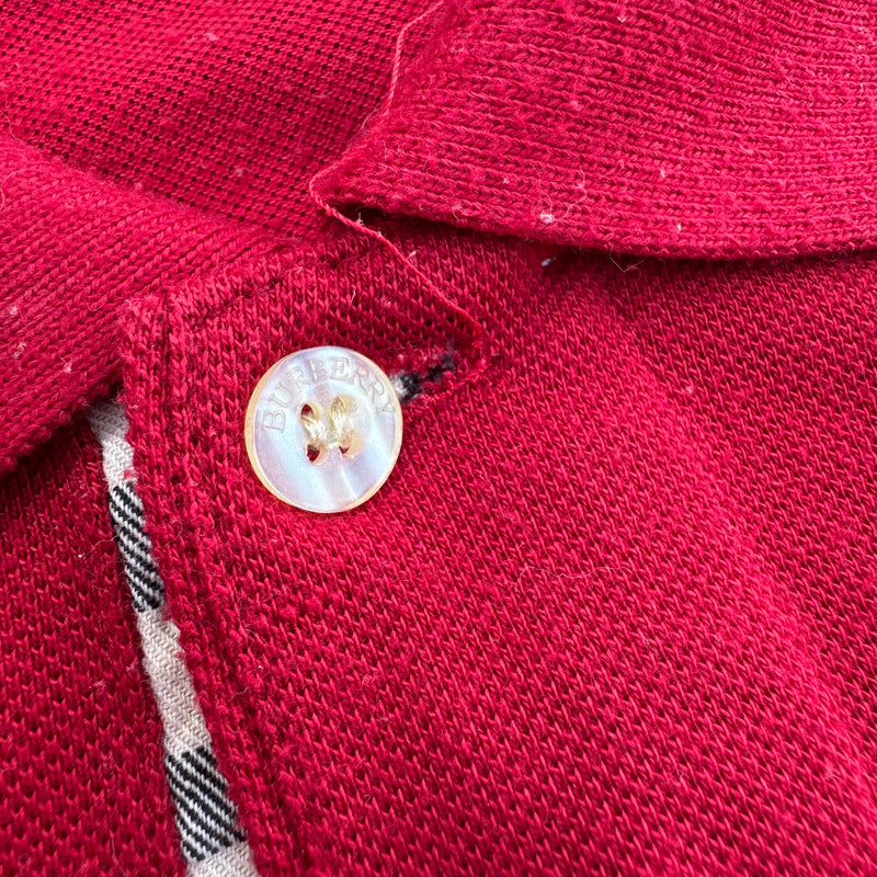 Detailansicht: Sourced limited accessories and clothes Burberry London red poloshirt – Logo, Nähte oder Material