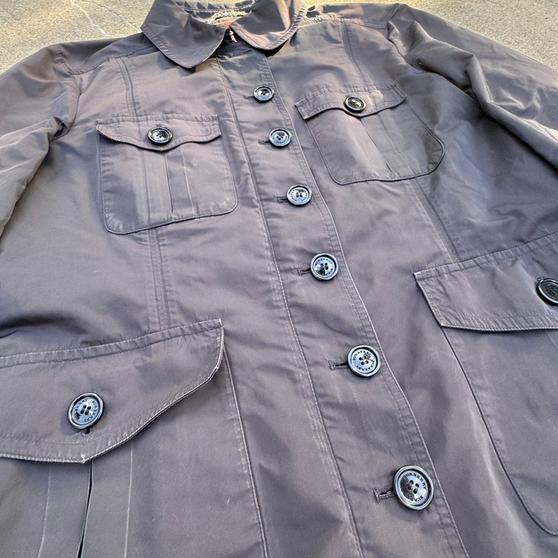 Detailansicht: Sourced limited accessories and clothes Burberry London retro black designer raincoat – Logo, Nähte oder Material