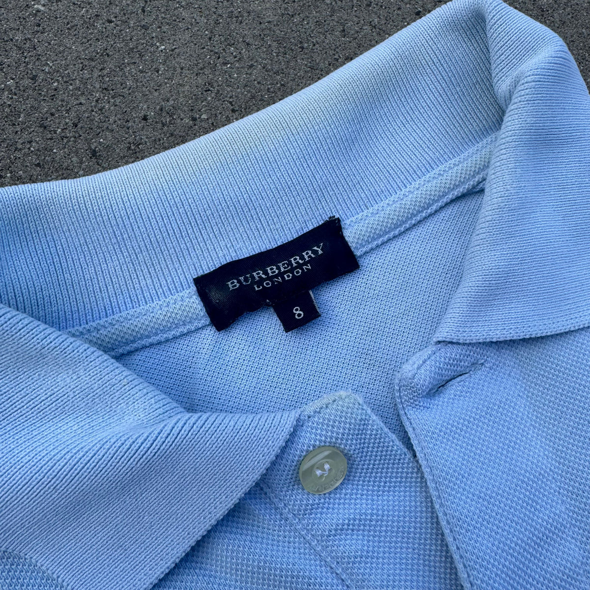 Burberry London skyblue vintage poloshirt – Close-up 1