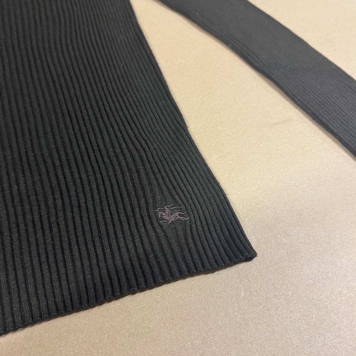 Burberry London slim fit women’s long sleeve – Close-up 2