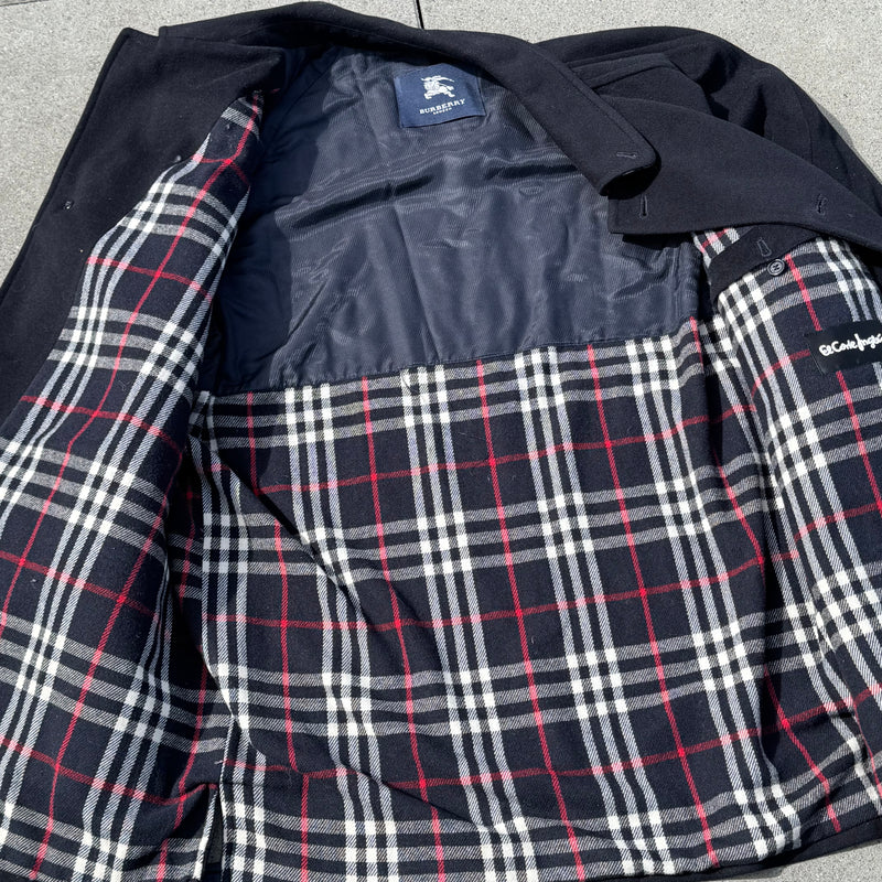 Detailansicht: Sourced limited accessories and clothes Burberry London vintage coat – Logo, Nähte oder Material
