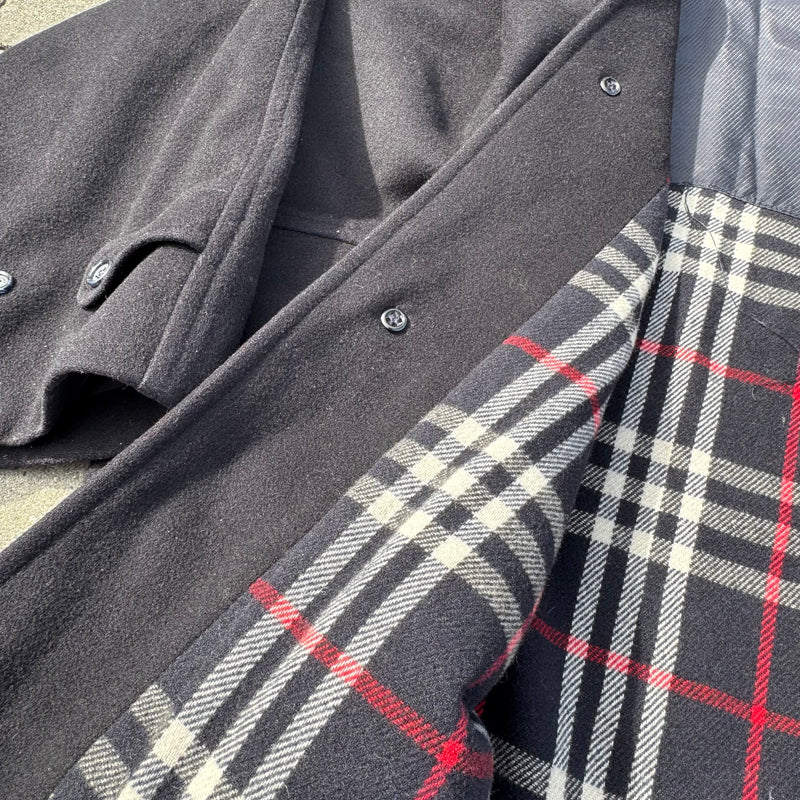 Detailansicht: Sourced limited accessories and clothes Burberry London vintage coat – Logo, Nähte oder Material