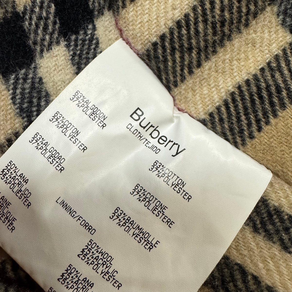 Burberry London vintage red authentic jacket – Close-up 3
