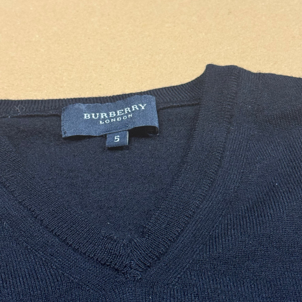 Burberry London vintage wool sweater – Close-up 1