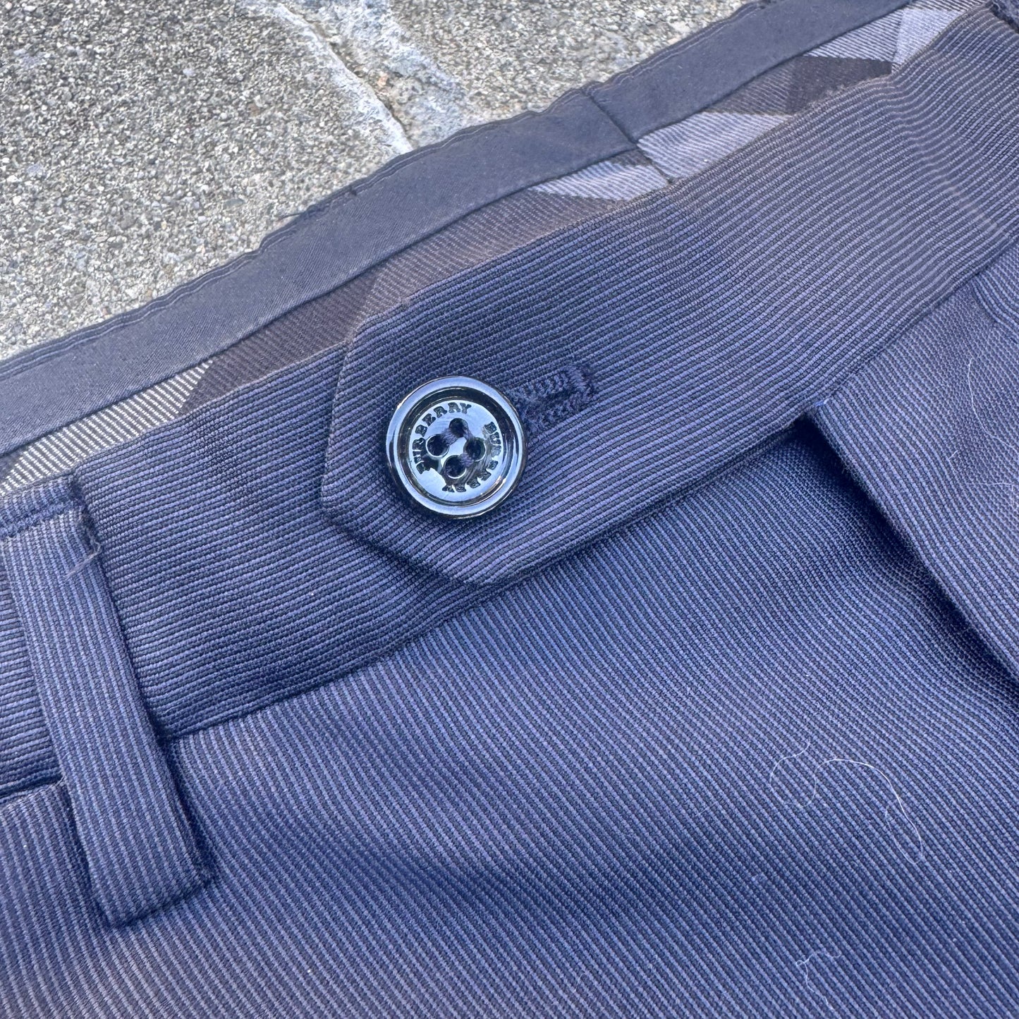 Burberry vintage wool black dress pants – Close-up 3