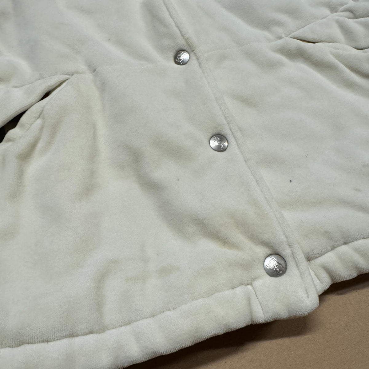 Burberry’s cream vintage coat – Close-up 5