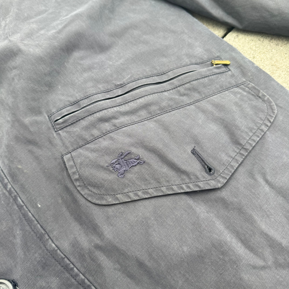 Burberry’s vintage raincoat – Close-up 2