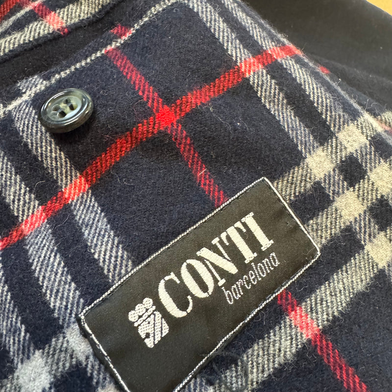 Detailansicht: Sourced limited accessories and clothes Burberry’s vintage winter coat – Logo, Nähte oder Material