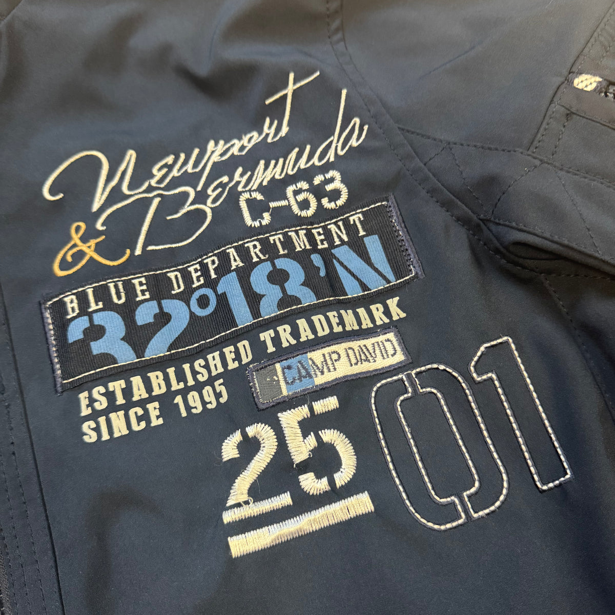 Camp David Newport Windbreaker – Close-up 1