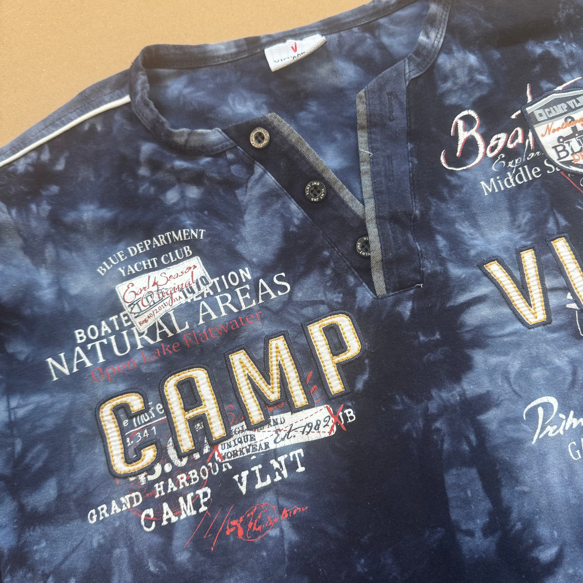 Camp VLNT vintage sailing t-shirt by Violento – Close-up 1