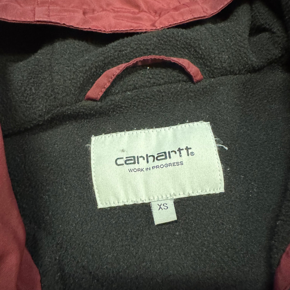 Carhartt WIP burgundy retro jacket – Close-up 2
