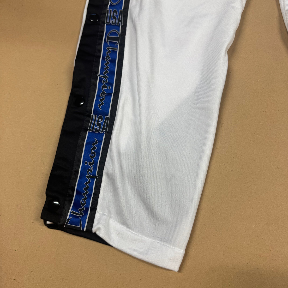 Champion USA streetwear baggy trackpants – Close-up 2