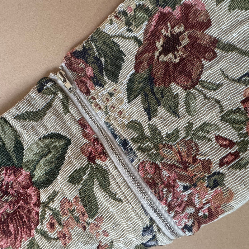 Detailansicht: Sourced limited accessories and clothes Cider vintage floral women’s summer top – Logo, Nähte oder Material