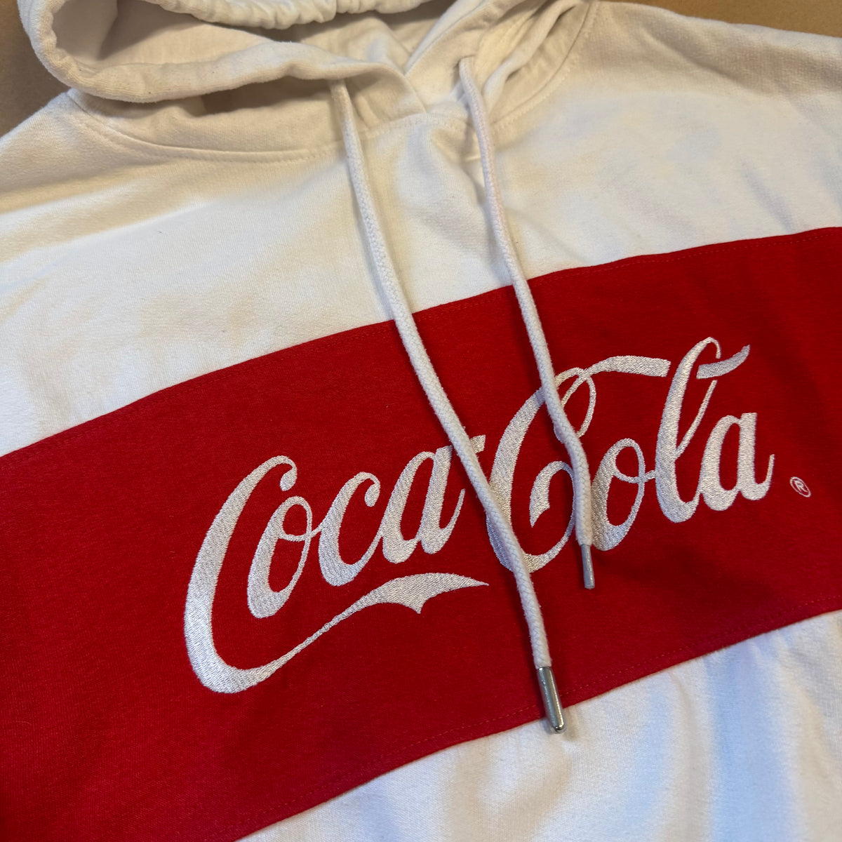 Coca Cola white hoodie – Close-up 1