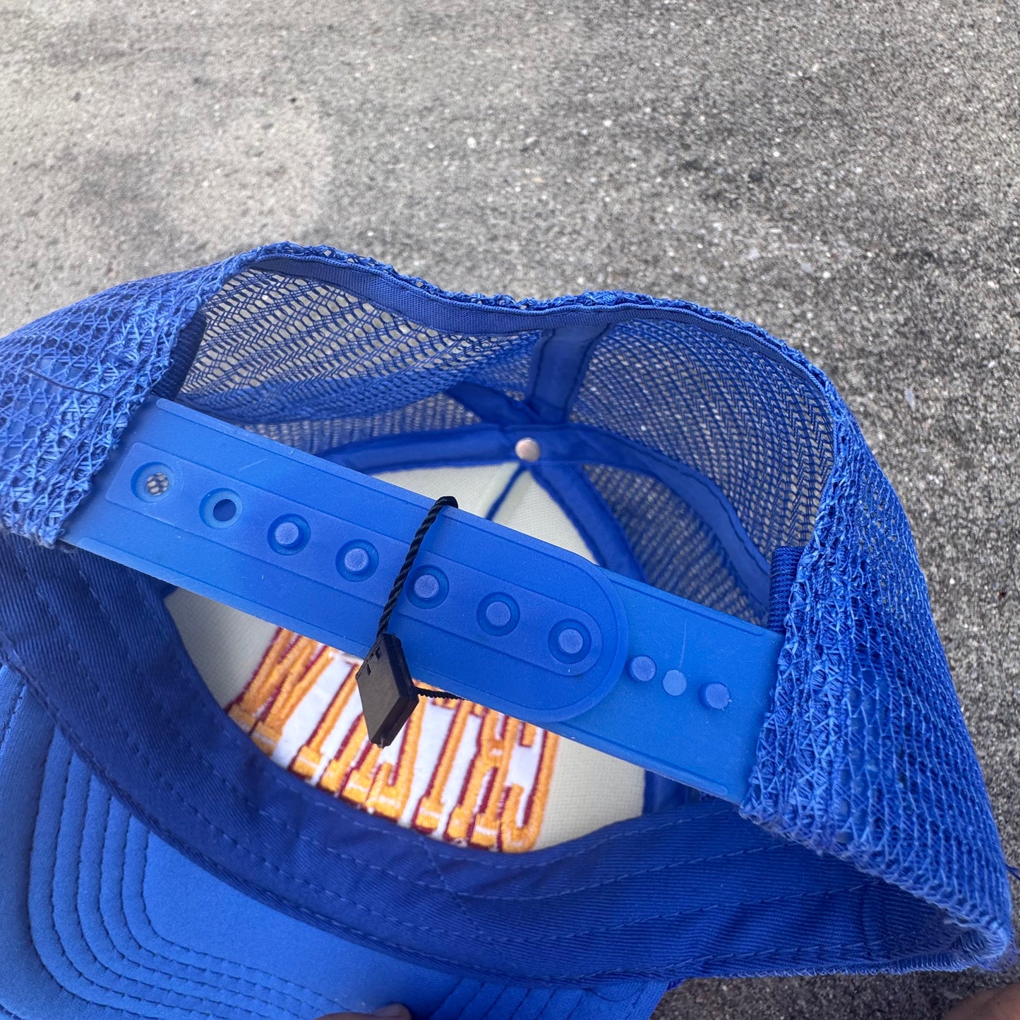 Corteiz CRTZRTW blue logo cap – Close-up 5