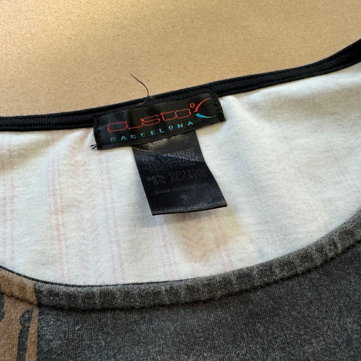 Custo Barcelona "True Romance" vintage longsleeve – Close-up 2
