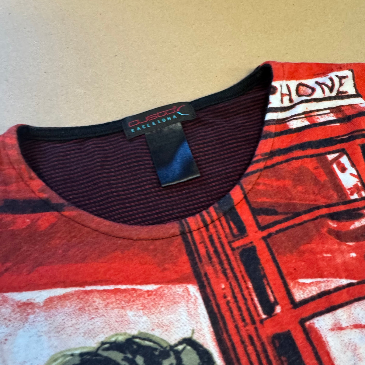 Custo Barcelona vintage red longsleeve – Close-up 1