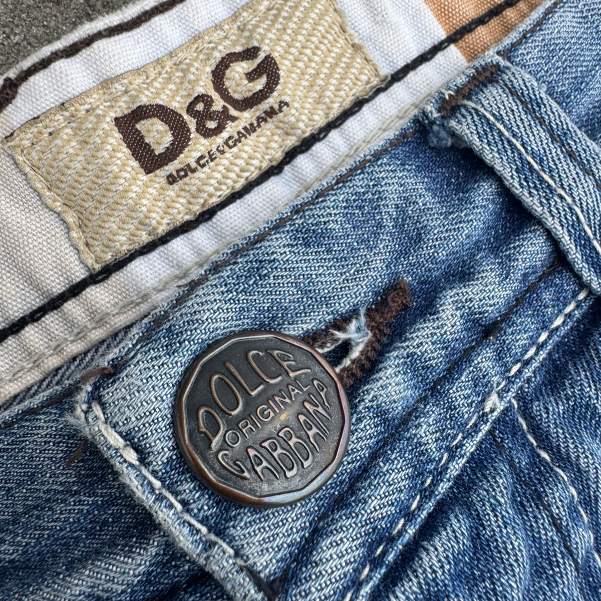 Dolce & Gabbana vintage embroidered jeans – Close-up 4