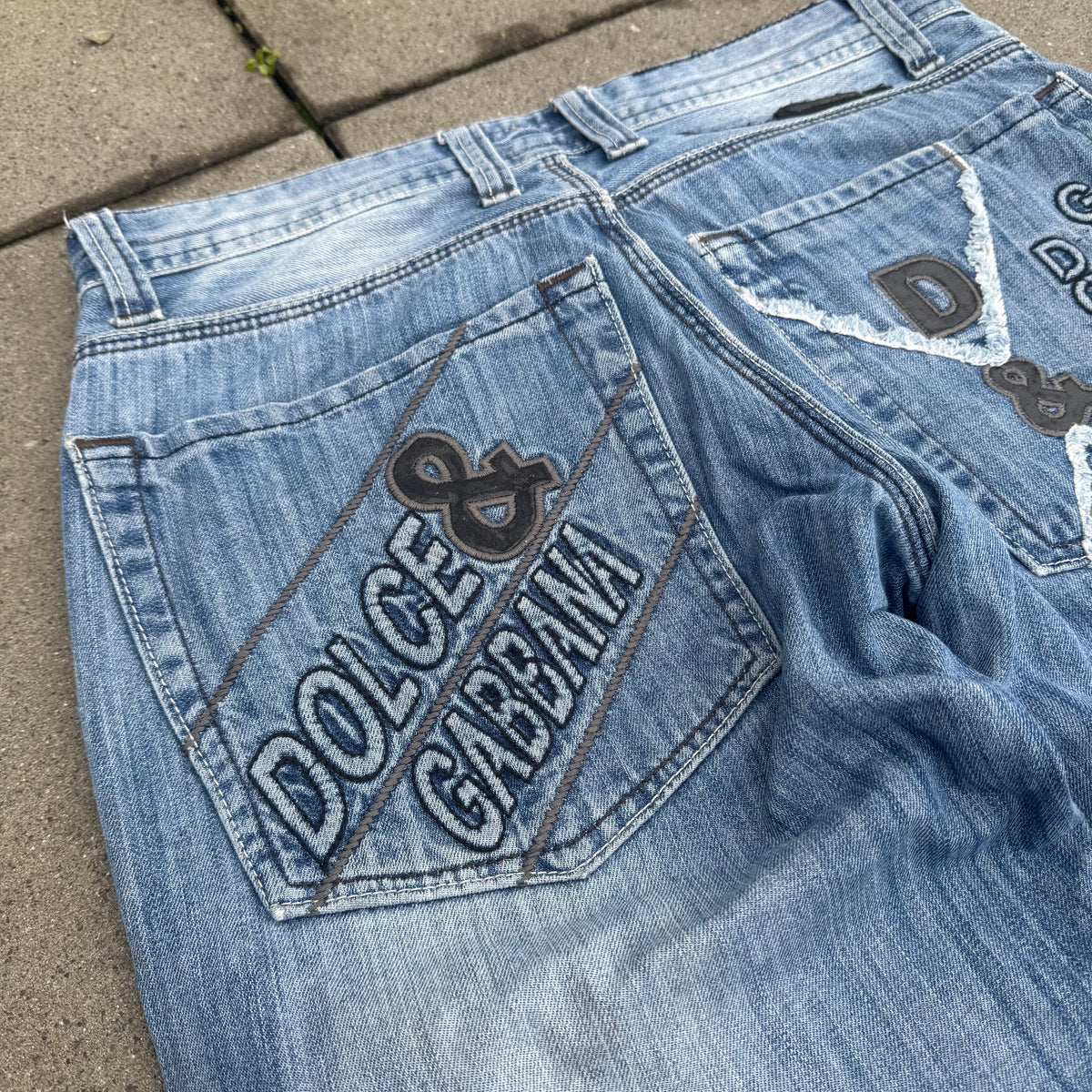 Dolce & Gabbana vintage embroidered jeans – Close-up 5