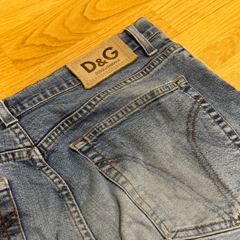 Detailansicht: Sourced limited accessories and clothes Dolce & Gabbana vintage straight leg denim jeans – Logo, Nähte oder Material