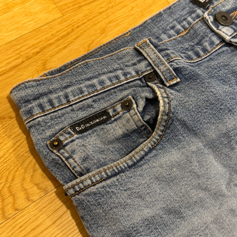 Detailansicht: Sourced limited accessories and clothes Dolce & Gabbana vintage straight leg denim jeans – Logo, Nähte oder Material