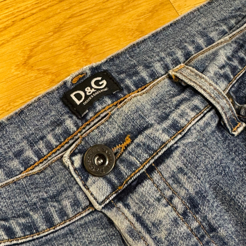 Detailansicht: Sourced limited accessories and clothes Dolce & Gabbana vintage straight leg denim jeans – Logo, Nähte oder Material