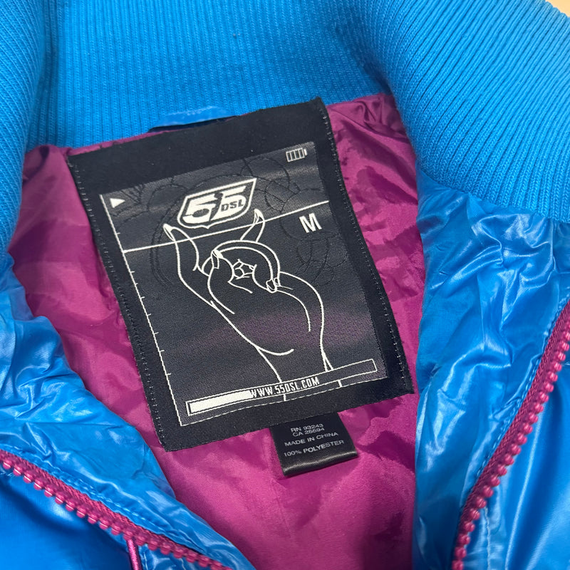 Detailansicht: Sourced limited accessories and clothes DSL55 by Diesel vintage blue puffer jacket – Logo, Nähte oder Material