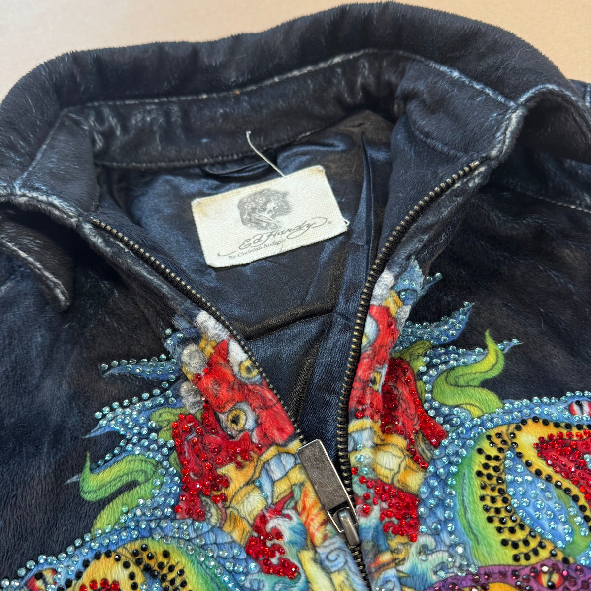 Ed Hardy "Crowns and Snakes" vintage fluffy bomber jacket – Close-up 3