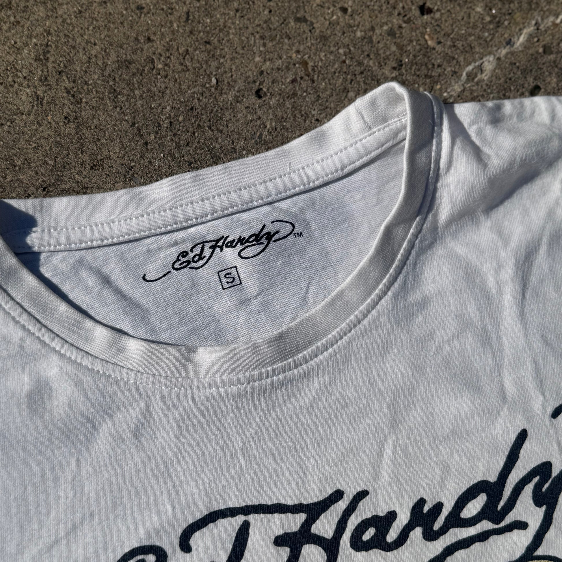 Ed Hardy graphic "Love Kills Slowly" T-shirt – Close-up 3