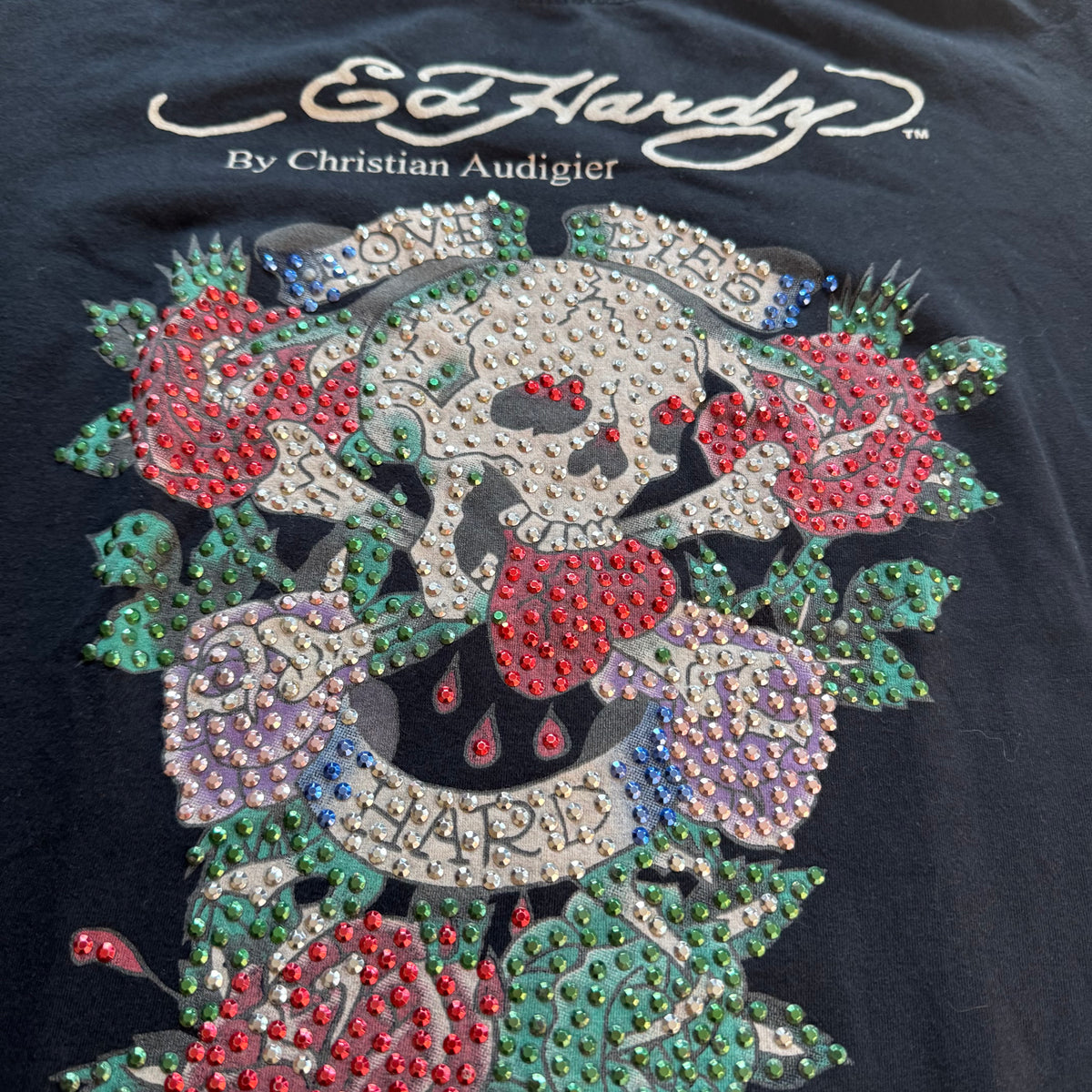 Ed Hardy "Love Dies Hard" vintage rhinestones tee – Close-up 1